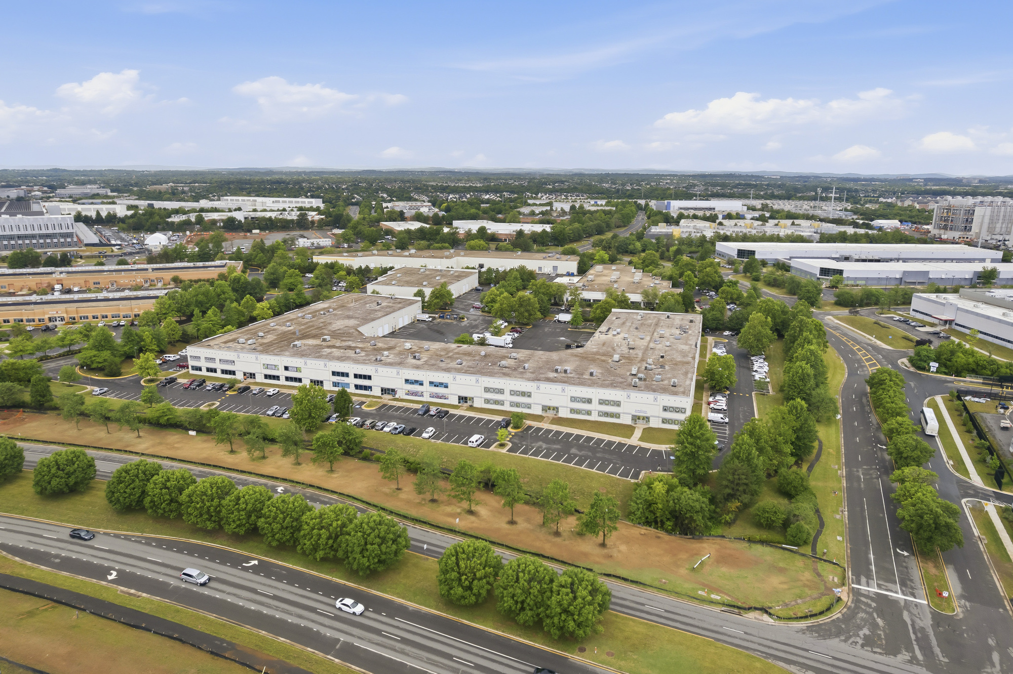 25,050 SF Industrial Flex Owner-User Opportunity in Ashburn