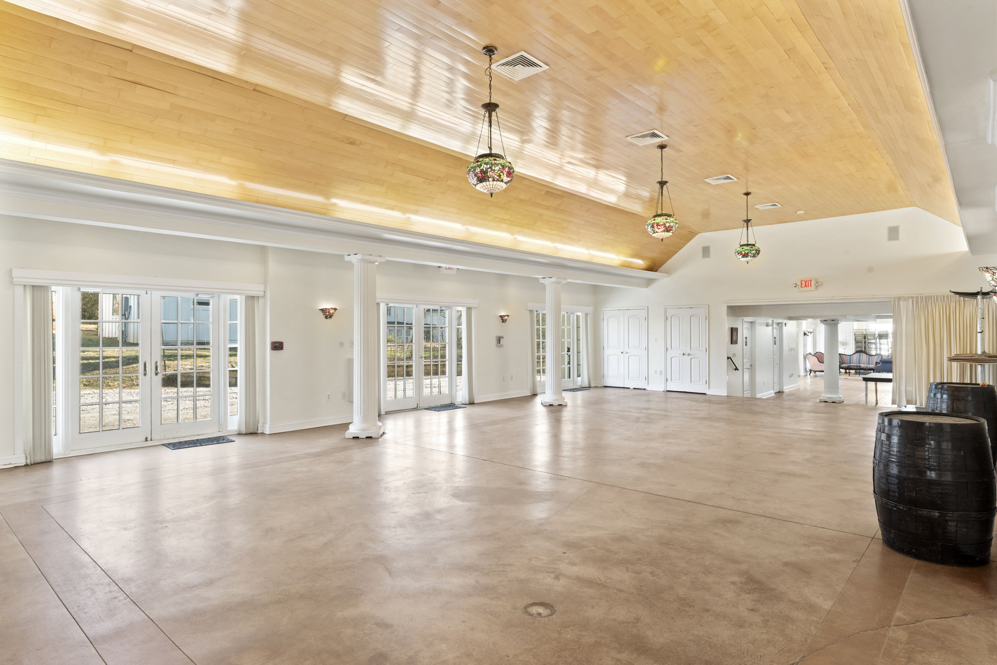 Turnkey Event Center and Cottage Inn on 46 Acres in Middleburg