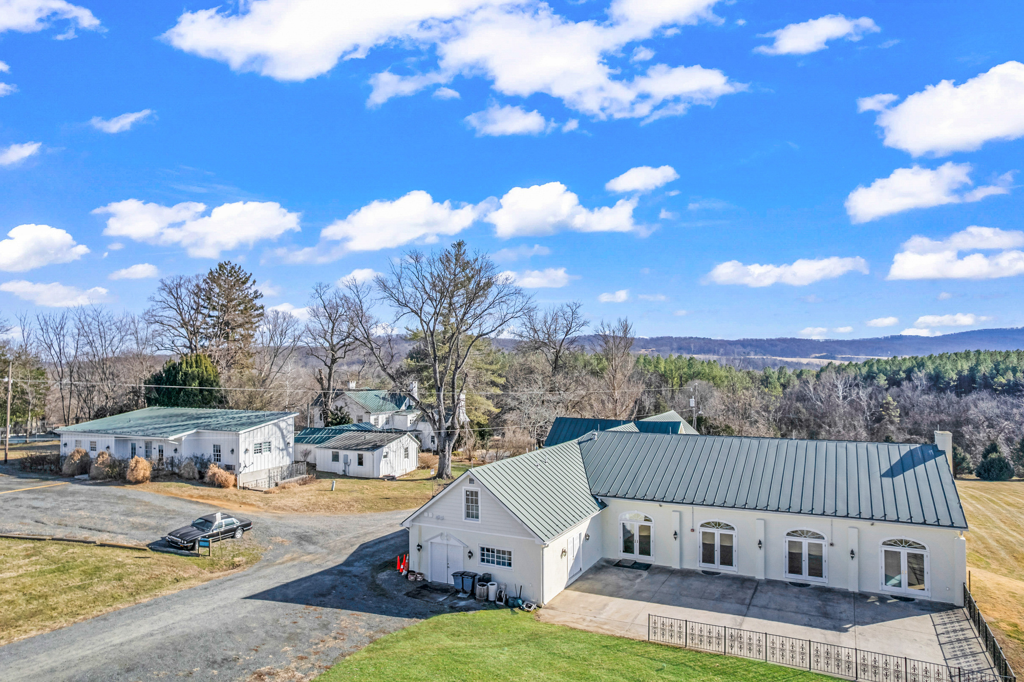 Turnkey Event Center and Cottage Inn on 46 Acres in Middleburg
