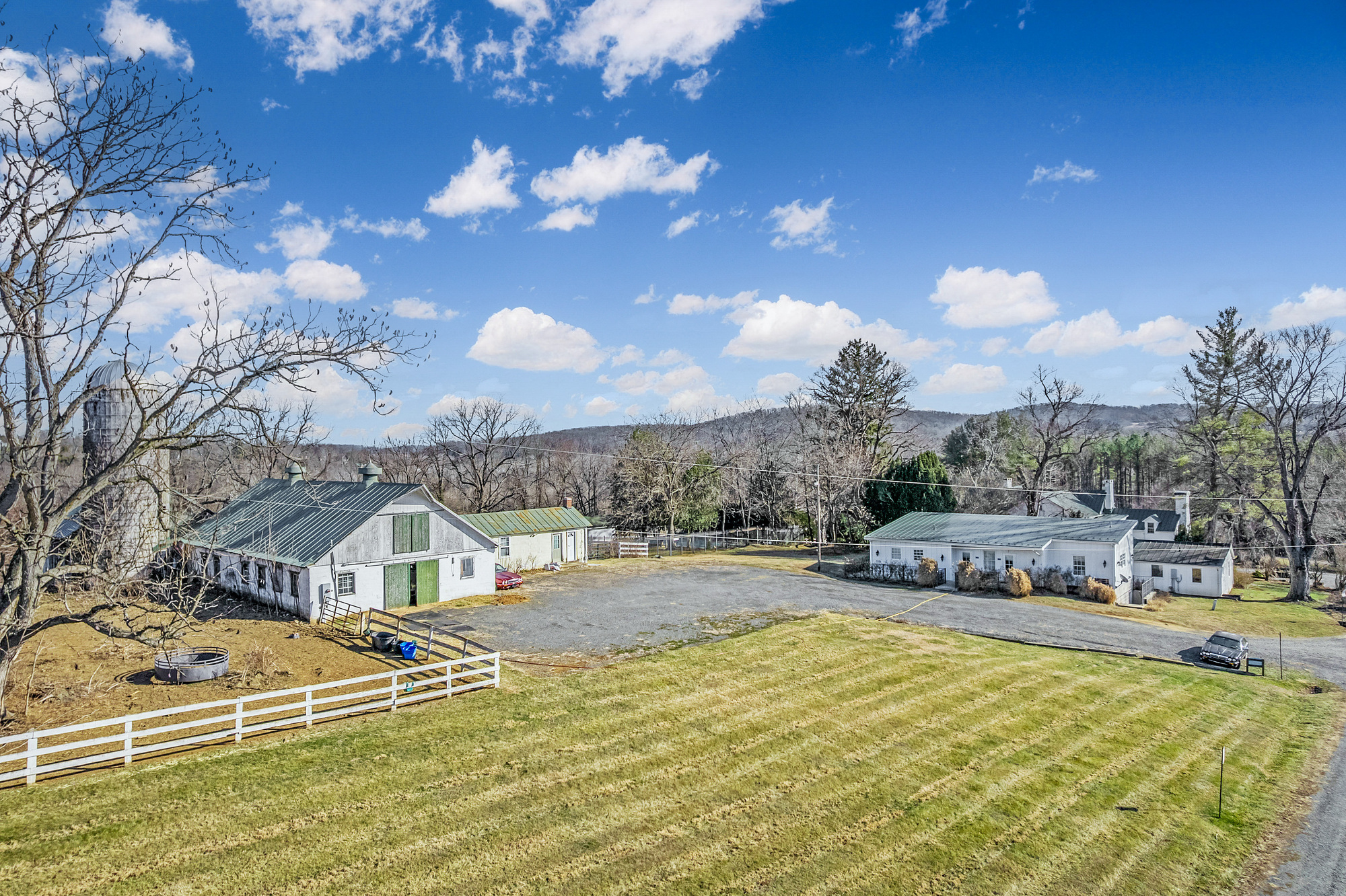 Turnkey Event Center and Cottage Inn on 46 Acres in Middleburg