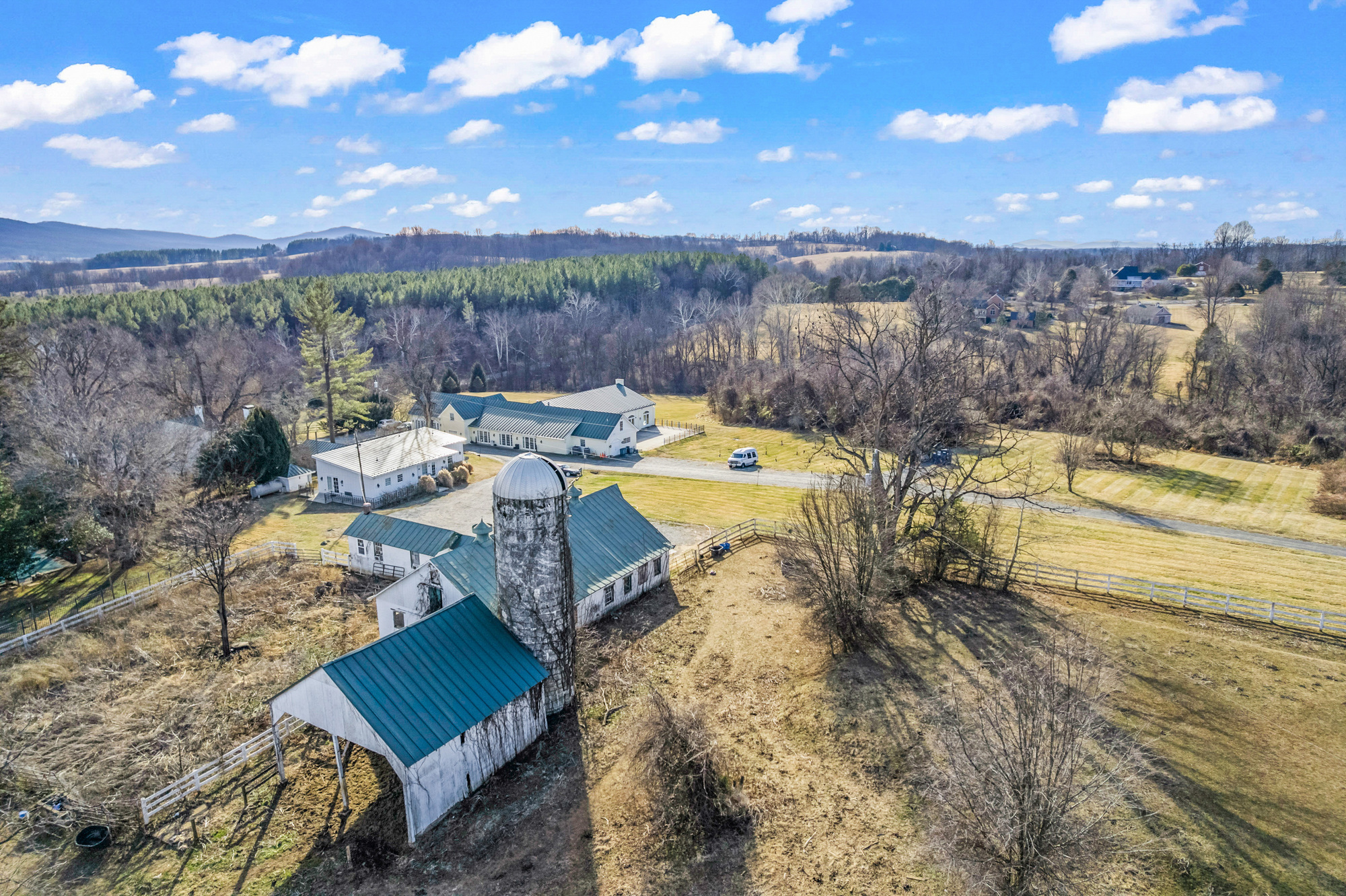 Turnkey Event Center and Cottage Inn on 46 Acres in Middleburg