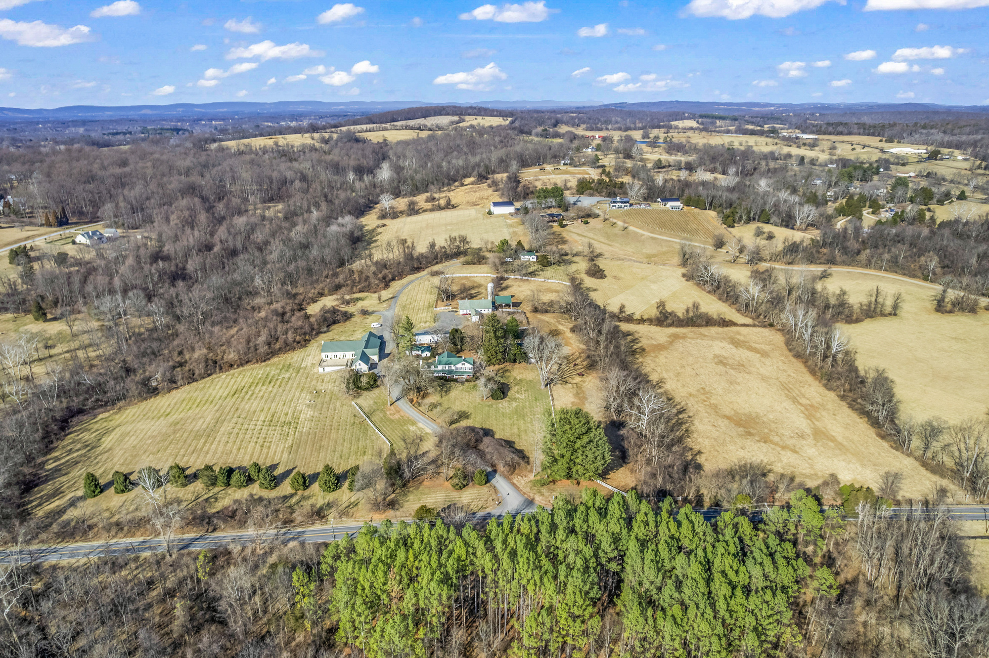 Turnkey Event Center and Cottage Inn on 46 Acres in Middleburg