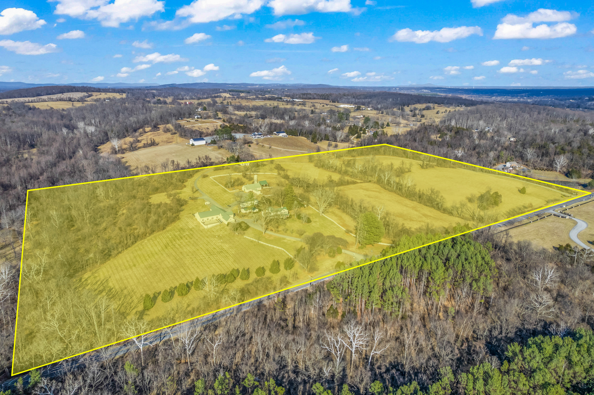 Turnkey Event Center and Cottage Inn on 46 Acres in Middleburg